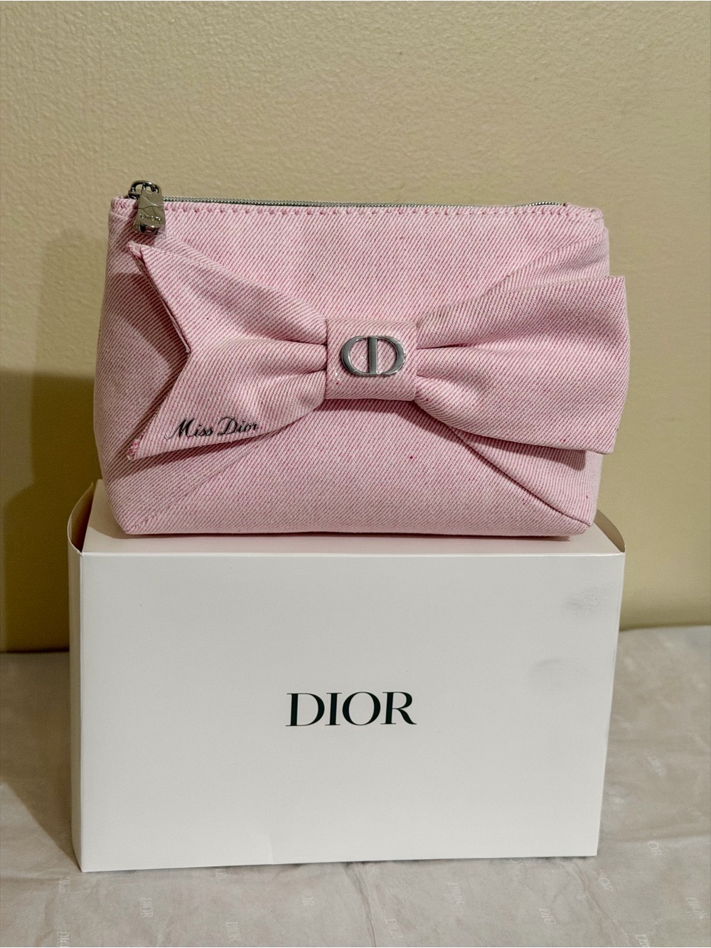 Dior Light Pink Canvas Bow Cosmetic Pouch - Picture 2 of 6